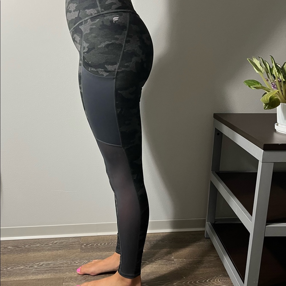 Fabletics black and Grey camo leggings. Size small